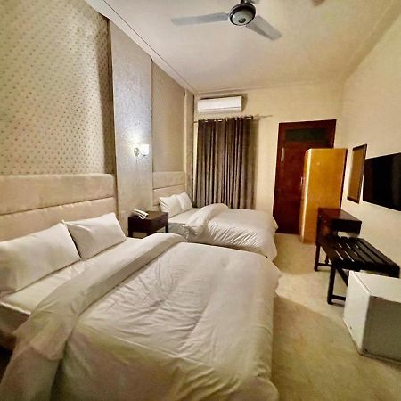 Shelton Hotel Mardan מראה חיצוני תמונה